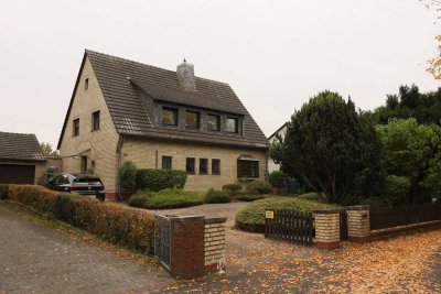 Helle 3-Zimmer Wohnung im 1. OG mit Balkon und Außenstellplatz in Neuss-Norf