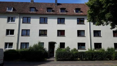 Helle, frisch renovierte 2,5-Zimmer-Wohnung mit Weitblick