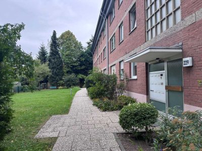 Gut geschnittene Wohnung in guter Lage mit großem Balkon!