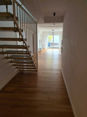 Exklusives Penthouse mit 5 Zimmern und Balkon in Darmstadt-Mitte