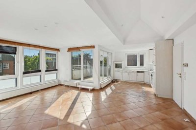 3 Zi. DG-Wohnung mit Balkon in Harburg