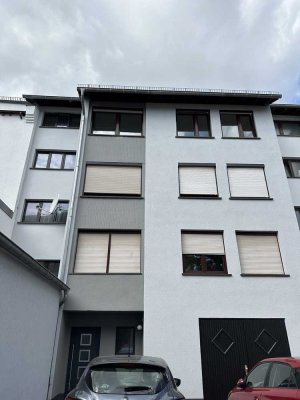 Frisch renovierte, helle 3,5 Zimmer Wohnung in Mayen Zentrum