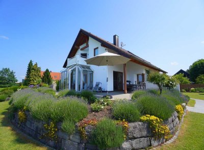 Traumhaus im Umland von Stuttgart mit paradiesischer Gartenanlage & vielen Highlights!
