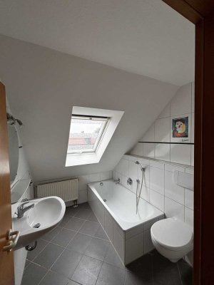 Wohnung mit 4 Zimmern, Balkon und Stellplatz, Bezugsfähig in Dellmensingen