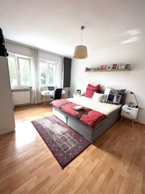 Helle, charmante Wohnung in beliebter Wohngegend - teilmöbliert