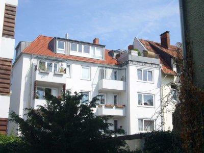 Helle 3-Zimmer-Wohnung mit Balkon & Einbauküche