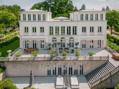 Herrschaftliche Luxusvilla in Berlin-Dahlem – Wohnen auf höchstem Niveau