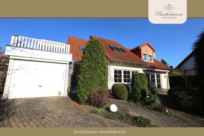 Charmantes Einfamilienhaus in begehrter Randlage mit Sauna, Kamin, Dachterrasse und Wintergarten