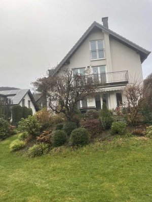 Haus in Rösrath mit Gartenbenutzung  vorerst 1,5 Jahre ggf. Dauervermietung