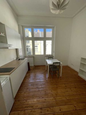2-Zimmer Wohnung komplett möbliert mit Luxusbad mitten in Bad Godesberg (befristet)