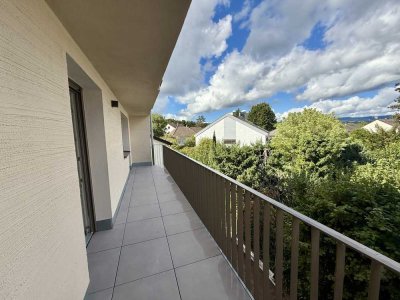 Moderne, helle 3-Zi.-Wohnung Erstbezug mit Möblierung