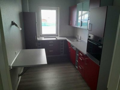Freundliche und modernisierte 5-Zimmer-Erdgeschosswohnung mit Balkon