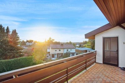 TOP ANGEBOT: SCHICKER BUNGALOW MIT EINLIEGERWOHNUNG UND GARAGE IN AUSSICHTSLAGE