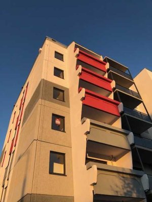 Fahrstuhl - Wunderschöne Vierraumwohnung zu vermieten ! Balkon ist dabei.