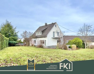 *Charmantes Einfamilienhaus mit Grünfläche in bevorzugter Waldrandlage von Neunkirchen-Altenseelb.*