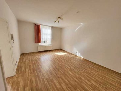 Zentral gelegene 2-Raum-Wohnung - altengerecht