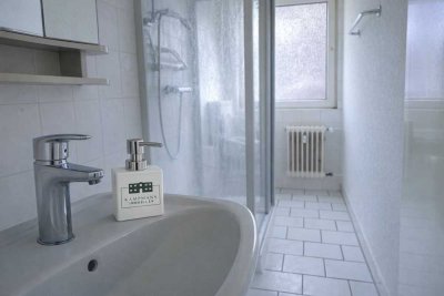 Helle 2-Zimmer-Wohnung mit Balkon in ruhiger und zentraler Lage