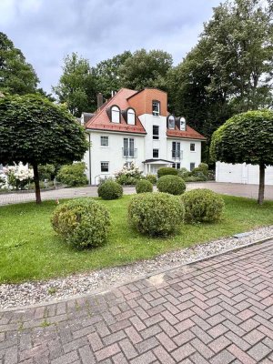 Stilvolle See-Oase direkt am Scharmützelsee - Hochwertig möblierte Designwohnung mit Balkon & Garage