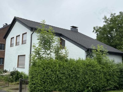 Grundsolides Wohnhaus mit großen Garten in ruhiger Lage