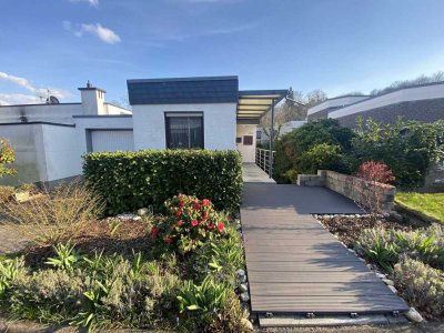 Traumhaftes Wohnen am Waldrand mit Garten-Oase und Gartenhaus!