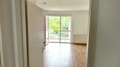Wohnen in grüner Ruhe - Nähe Golfplatz Motzen mit Balkon, EBK & Tiefgarage