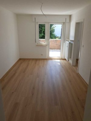 Erstbezug nach Modernisierung einer 3ZKBB EG-Wohnung mit neuer Einbauküche in Bürstadt