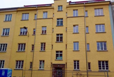** 2-RW- in einem hochwertig saniertem Haus mit Balkon, EBK, FHZ , 2-Bäder   und Aufzug** WE10 *