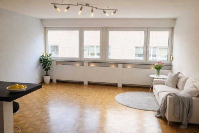 Lichtdurchflutete 2-Zimmer-Wohnung mit Aufzug in Toplage Stuttgart-West (Feuersee)