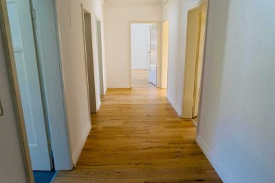 Sehr schöne 4-Zimmer Wohnung mit Aussicht auf die Achalm in Reutlingen