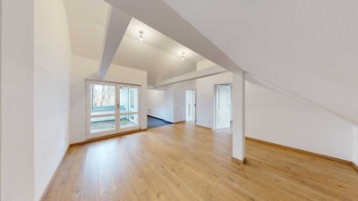 Lichtdurchflutetes 2-Zimmer DG-Schmuckstück mit Ost-Balkon und neuer Einbauküche