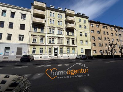 „Großzügigkeit, die man spürt, 3,10 m Raumhöhe, gepflegte Wohnung mit Lift in Linz“