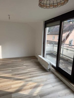 Sonnige 2-Zimmer Wohnung mit Balkon im 3. OG in Esslingen am Neckar