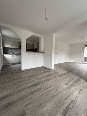 Erstbezug nach Kernsanierung: 3 Zimmer, 2 Balkone & Smart Home in Stuttgart-Rohracker