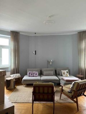 Großzügige Altbauwohnung in Neuhausen