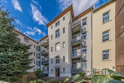 Gohlis: saniert I neue Einbauküche I Balkon I modernes Tageslichtbad mit Wanne