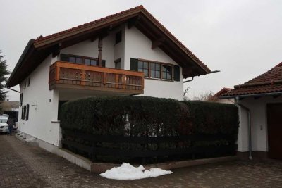 **Grosszügige 3,5 Zi. Wohnung mit Empore, Balkon, EBK, Kaminofen