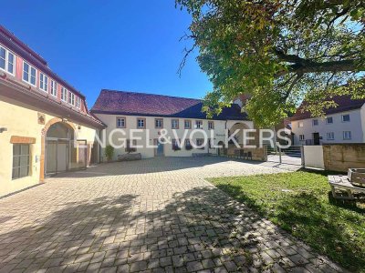 Historischer Flair trifft modernen Wohnkomfort  5-Zimmer-Maisonette-Whg.