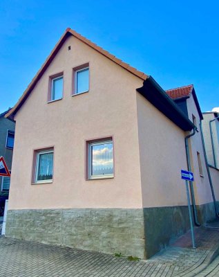 Einfamilienhaus mit historischen Charme in Hettstedt- saniert, gepflegt und mit gemütlichen Innenhof