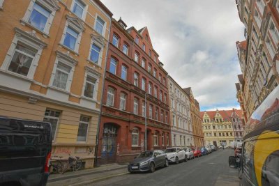 KUNZE: denkmalgeschütztes Mehrfamilienhaus in Uni-Nähe (Hannover-Nordstadt)