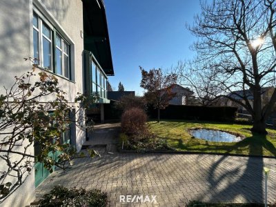 Haus mit wunderschönem Garten und Pool