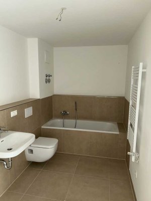 Stilvolle 4-Zimmer-Erdgeschosswohnung mit gehobener Innenausstattung mit Balkon in Eiselfing