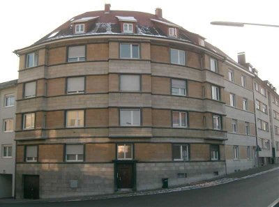 Von Privat: Schöne 2-Zimmer-DG-Altbauwohnung mit viel Charme