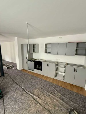 Wohntraum auf zwei Ebenen – 2-Zimmer-Maisonette mit gehobener Ausstattung, Einbauküche & 2 Terrassen
