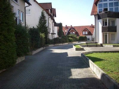 Kleine 3 Zimmerwohnung mit Terrasse! Ruhige grüne Wohnanlage.