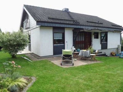 (R)eserviert!Schönes gepflegtes Einfamilienhaus mit großem Grundstück, Terrasse und Panoramablick