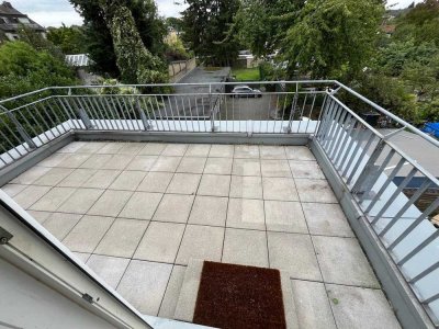 4-Zi-Geschosswohnung, teilmöbeliert mit Dachterrasse