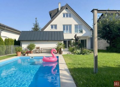 Familienfreundliches Einfamilienhaus mit Pool in sehr guter Lage