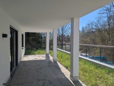 Wohnen in Mittefels ! Neubauwohnung mit überdachter Terrasse und Garten!