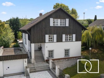Hochwertig renoviert! Großzügiges Einfamilienhaus mit Traumgarten in begehrter Lage