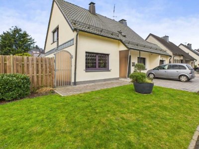 Schickes freistehendes Einfamilienhaus in einer TOP Lage.